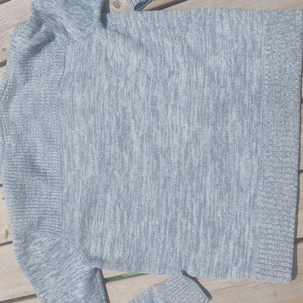 H&M sweater - Picture 9 of 9